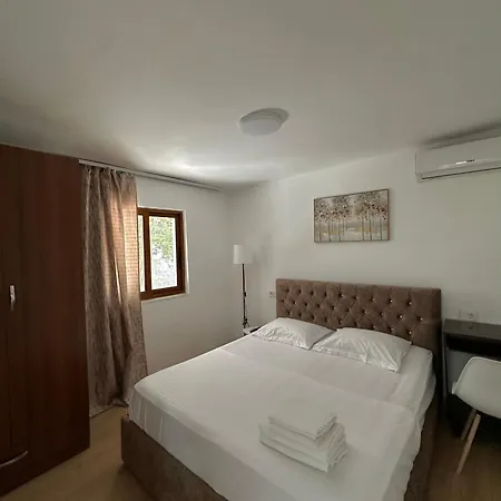 דירה Quiet Courtyard Retreat - Heart Of Gjirokastër