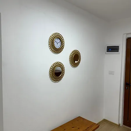 Quiet Courtyard Retreat - Heart Of דירה Gjirokastër