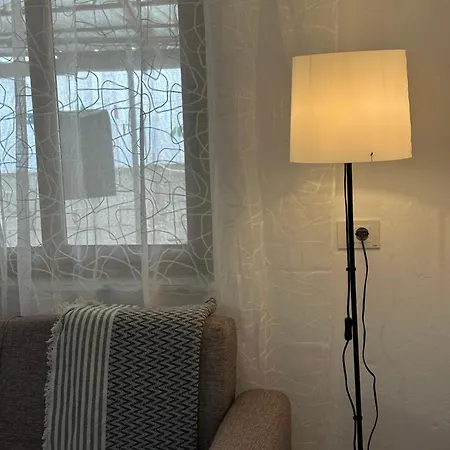 Quiet Courtyard Retreat - Heart Of דירה *