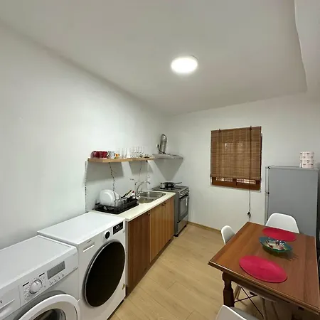 Quiet Courtyard Retreat - Heart Of Gjirokastër